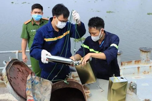 [Tin nhanh tối 9-2-2021] Triệt phá đường dây "khủng" làm xăng giả giữa sông Hậu