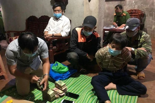 [Tin nhanh tối 3-8-2021] Youtuber bị bắt quả tang khi tống tiền doanh nghiệp