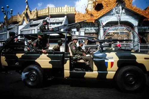 [Ảnh] Vì sao gọi quân đội Myanmar là “nhà nước trong một nhà nước”?