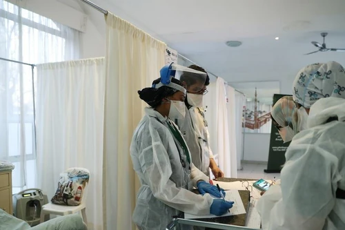 Bác sĩ Nam Phi chỉ ra triệu chứng khác lạ của biến thể mới Omicron 