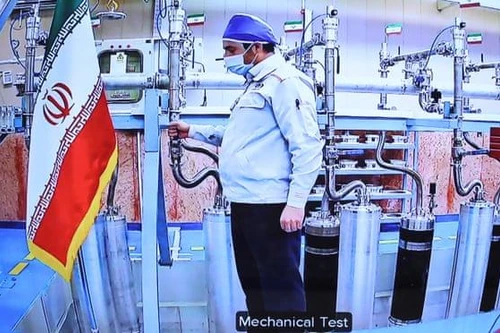 Vừa khởi động máy ly tâm, cơ sở hạt nhân Iran gặp sự cố 