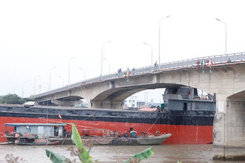 Mất 2 tháng để sửa chữa cầu An Thái bị tàu hàng đâm hư hỏng