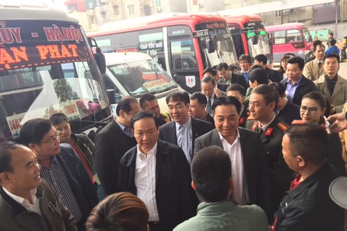 Kéo dài thời gian hoạt động bến, không để khách thiếu xe về quê