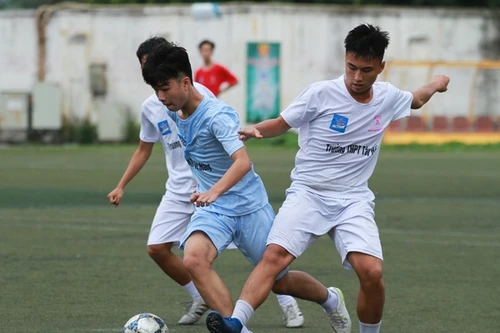 [ẢNH] THPT Tây Hồ lần đầu vào tứ kết, THPT Lê Văn Thiêm thẳng tiến