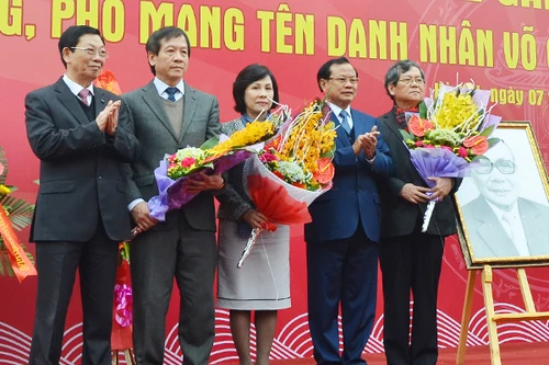 Gắn biển 3 tuyến đường mang tên danh nhân Võ Chí Công, Võ Văn Kiệt và Đại tướng Võ Nguyên Giáp