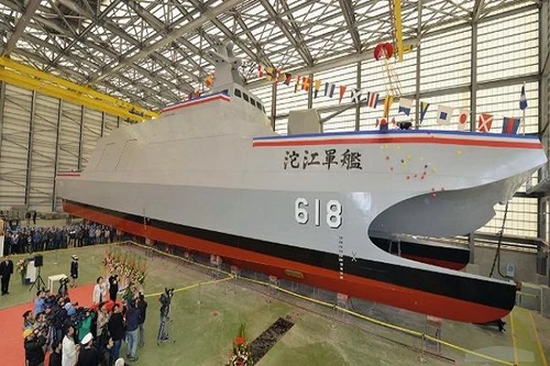 Đài Loan chạy thử “sát thủ diệt tàu sân bay” hai thân