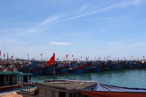 Sóng cả không ngã tay chèo