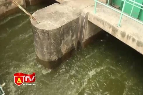 Xả nước Hồ Tây vào sông Tô Lịch để tránh ngập do bão số 3