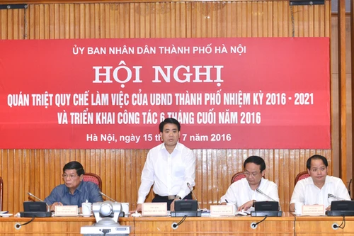 Chủ tịch UBND TP Hà Nội: Không để tái diễn tình trạng nhà siêu mỏng, siêu méo...