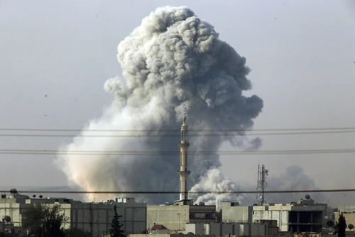 Mỹ thả vũ khí cho người Kurd ở Syria chống phiến quân IS