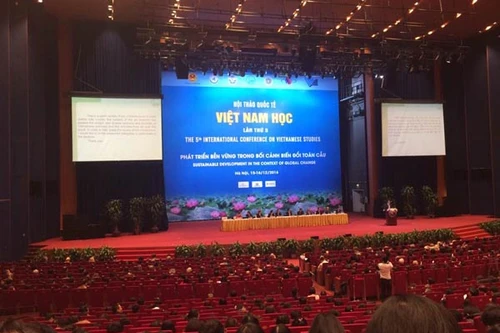 Nhà khoa học quốc tế tham vấn chính sách về các vấn đề đương đại Việt Nam