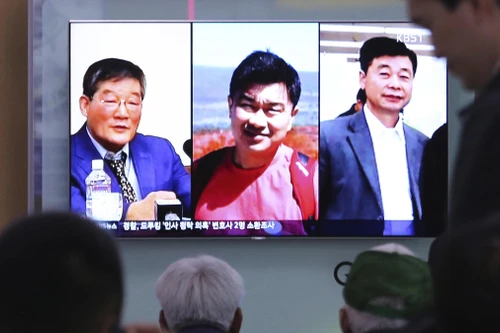 Ngoại trưởng Mỹ Mike Pompeo rời đất Triều Tiên cùng với ai?