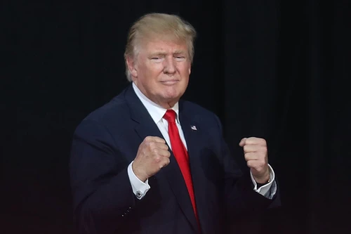 Ai đã cấp tin mật về mối quan hệ của ông Trump và Nga?