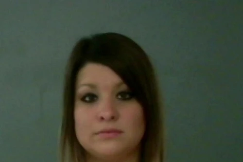 Cô giáo “làm bậy” với 3 nam sinh