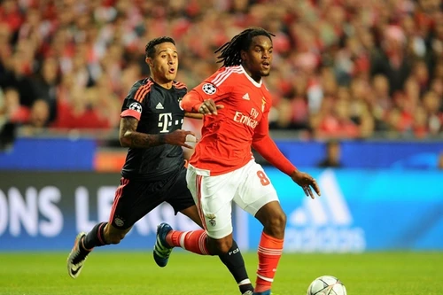 Sir Alex Ferguson bật đèn xanh để M.U "nổ bom tấn"