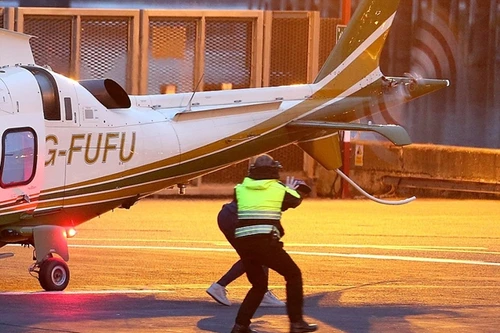 Cầu thủ của Leicester suýt chết vì cánh quạt trực thăng