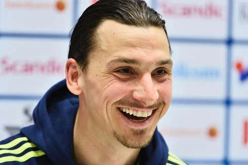 Ibrahimovic thách thức "cơ bắp" tài chính của Premier League