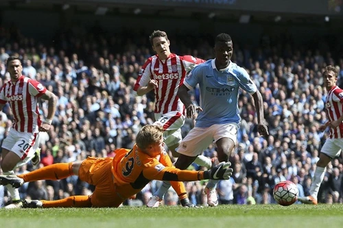 Sao trẻ của Man City sắc bén hơn Ronaldo và Messi