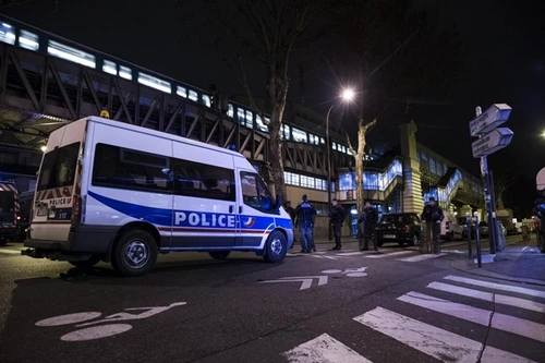 Pháp tính gia hạn tình trạng khẩn cấp đến hết EURO 2016