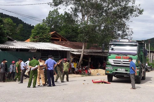 Hà Tĩnh: Xe tải va quệt với xe máy, một thanh niên tử vong tại chổ