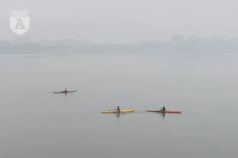 Những cảnh lạ khi Hà Nội mờ mịt sương