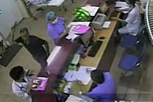 Một bác sĩ bệnh viện Thanh Nhàn bị đánh trọng thương