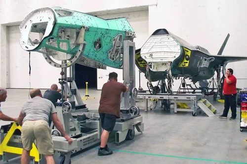 Mỹ tạo ra ‘chim quái vật’ F-35A mới từ xác hai chiếc bị tai nạn