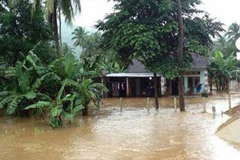 Quảng Ngãi: Cấm tàu thuyền ra khơi, lo phòng chống lũ 