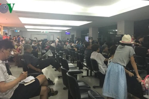 Máy bay Vietnam Airlines từ Đà Nẵng đi Nội Bài phải hạ cánh tại Lào