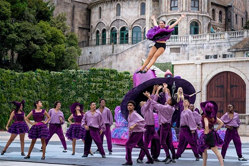 Choáng ngợp với những xứ sở tuyệt đẹp trong show "Vũ hội Ánh dương"