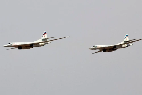 Thiên nga Trắng Tu-160 Nga phá kỷ lục thế giới về tầm bay và thời gian bay