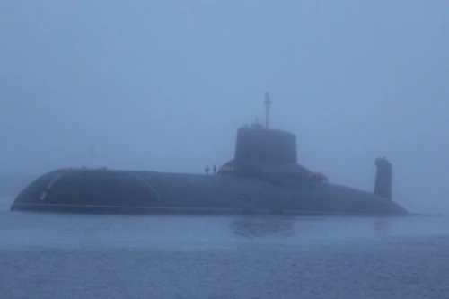 Anh lo lắng khi ba tàu ngầm hạt nhân Nga tiếp cận bờ biển 