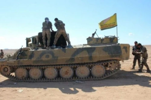 Bộ lạc Syria trục xuất SDF khỏi một thị trấn ở Deir Ezzor