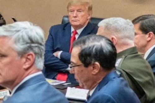 [ẢNH] Tổng thống Trump tìm phương án đáp trả vụ đại sứ quán bị tấn công