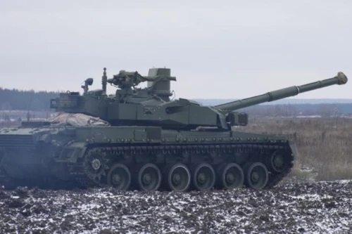 Ukraine triển khai hàng chục xe tăng đến khu vực Luhansk tập trận