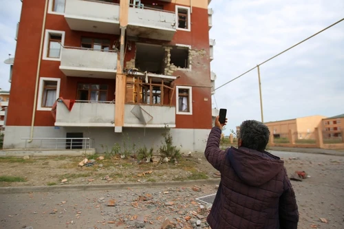 Thủ đô của Karabakh hứng chịu hỏa lực lớn từ quân đội Azerbaijan