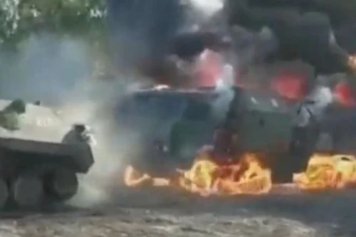 Xe quân sự Nga bốc cháy dữ dội trong cuộc tập trận Caucasus-2020 