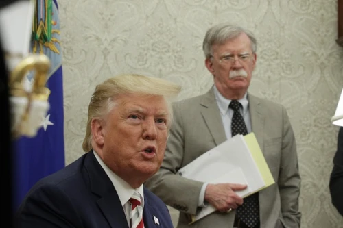 Khẩu chiến giữa Tổng thống Trump và cựu Cố vấn An ninh Quốc gia Mỹ