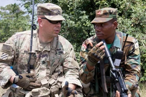 Các cựu quan chức Mỹ đề xuất đóng cửa một số căn cứ quân sự ở nước ngoài 