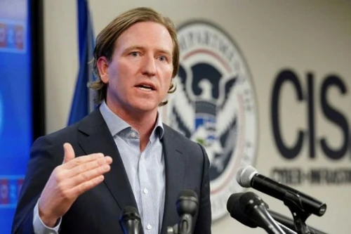 Tổng thống Trump sa thải Giám đốc cơ quan an ninh mạng 