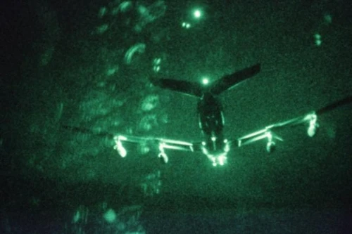 Flightradar 24: Máy bay quân sự Mỹ xâm phạm không phận Iran