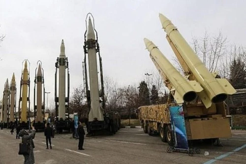 [ẢNH] Tên lửa Iran có thể hạ gục mọi máy bay Mỹ?