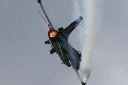 F-16 và B-52 Mỹ thực hiện các cuộc tấn công khiêu khích vào bờ Biển Đen