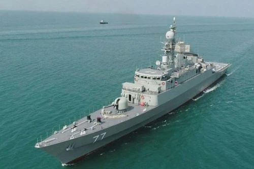 Iran huy tập trận quy mô lớn tại eo biển Hormuz