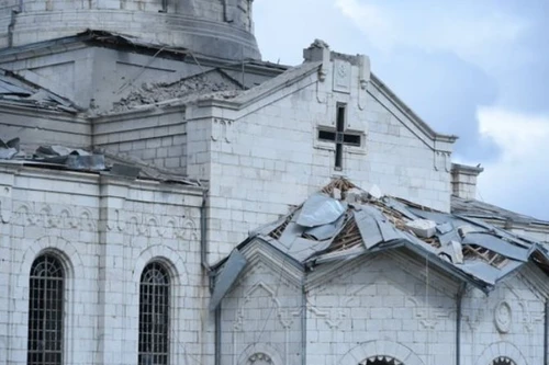 Armenia cáo buộc Azerbaijan dội bom phá hủy nhà thờ lâu đời ở Karabakh