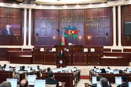 Azerbaijan tuyên bố tình trạng chiến tranh ở một số thành phố, khu vực