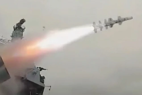 Tàu chiến Nga phóng ồ ạt tên lửa diệt phiến quân ở Idlib?