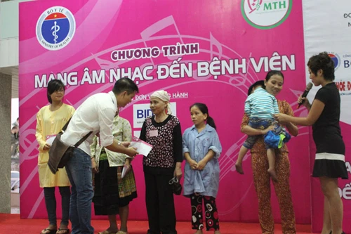 Hơn 11 triệu đồng đến tay bệnh nhân ung thư khó khăn