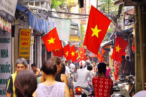 Hà Nội đề nghị treo cờ Tổ quốc dịp 30-4