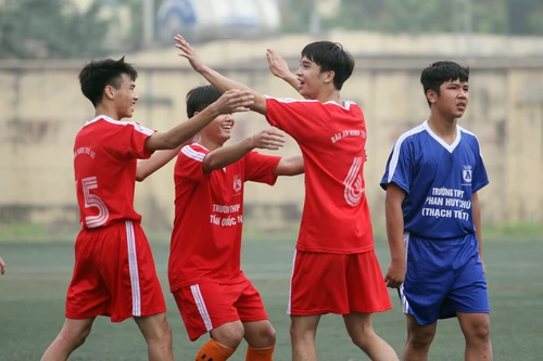 THPT Trần Quốc Tuấn và THPT Nguyễn Thị Minh Khai vào chung kết